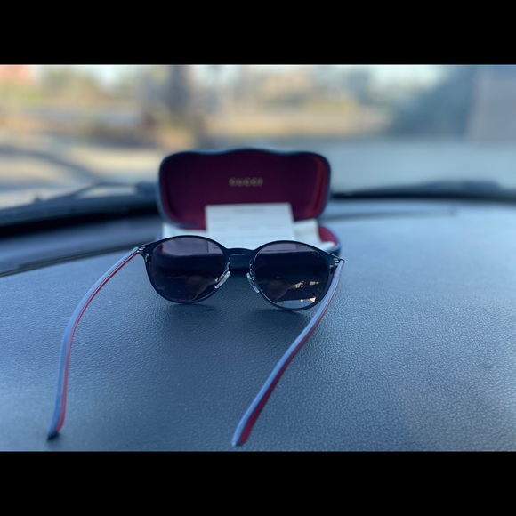 Gucci Sunglasses - Picture 3 of 4